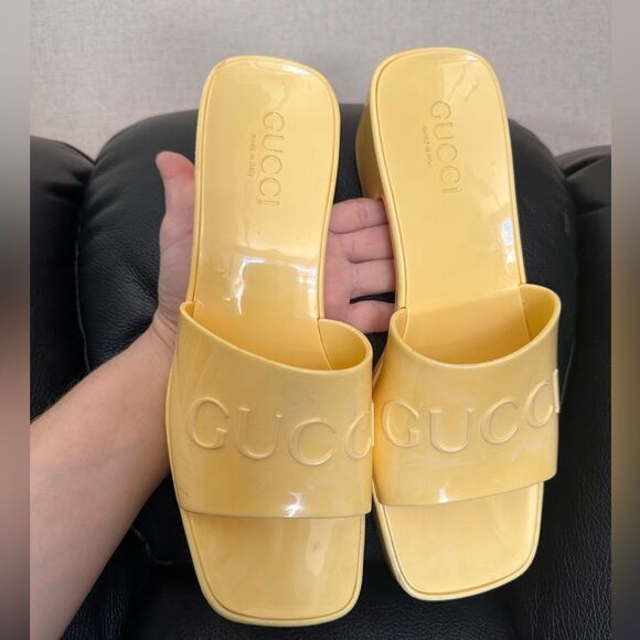 Gucci Yellow Slip-On Sandals EU 38 – Iconic Style with Chunky Heel & Logo - Picture 12 of 17